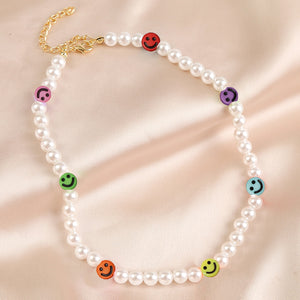 Collar happy face colores con perlitas blancas