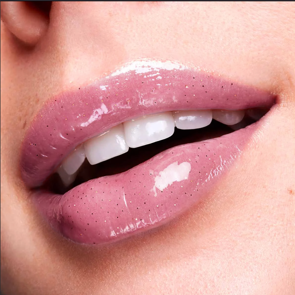 Gloss hidratante nacarado para labios.